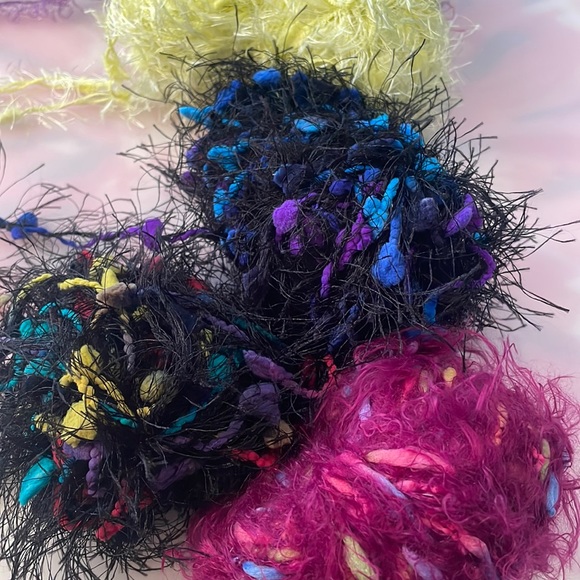 Miscellaneous Decorative Yarns including Fancy Fur - Picture 4 of 5